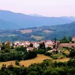 Lejlighed La Corte Dei Petrani Mansarda In Val Borbera