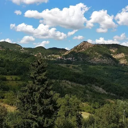 La Corte Dei Petrani Mansarda In Val Borbera *