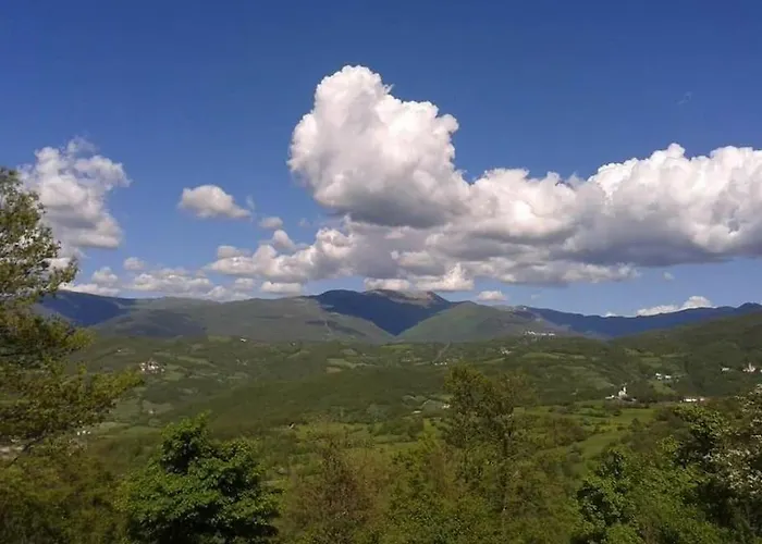 La Corte Dei Petrani Mansarda In Val Borbera Lägenhet