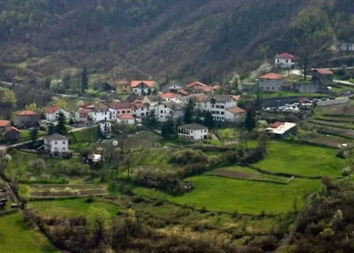 Lägenhet La Corte Dei Petrani Mansarda In Val Borbera *