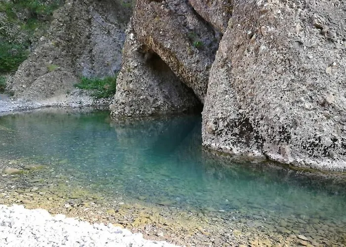 La Corte Dei Petrani Mansarda In Val Borbera Lägenhet