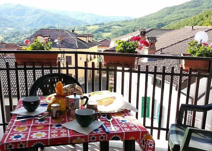 Lägenhet La Corte Dei Petrani Mansarda In Val Borbera