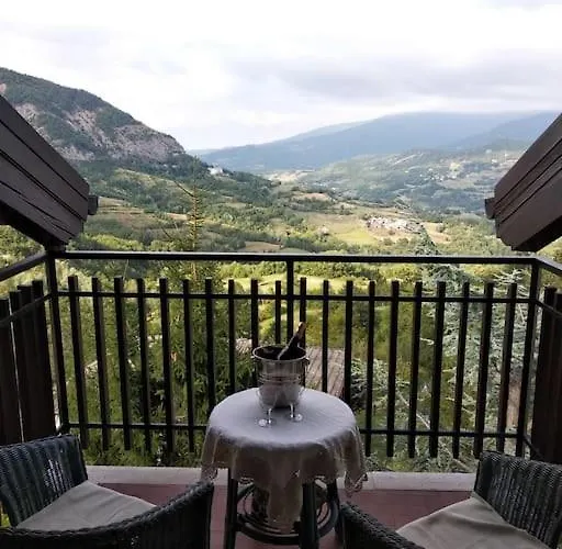 La Corte Dei Petrani Mansarda In Val Borbera Lägenhet