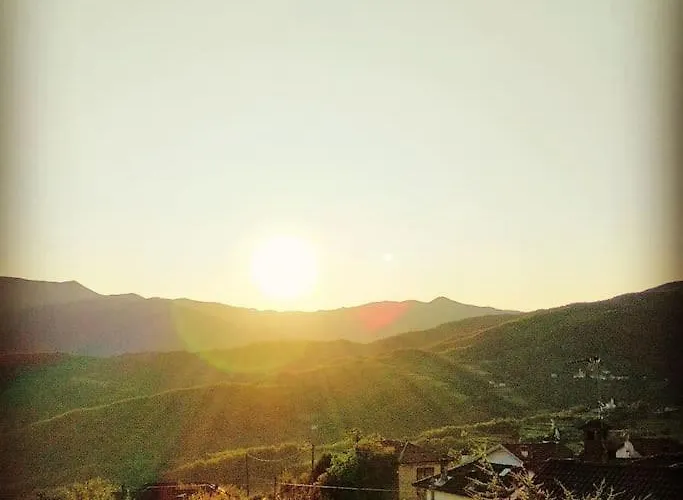 Lägenhet La Corte Dei Petrani Mansarda In Val Borbera *